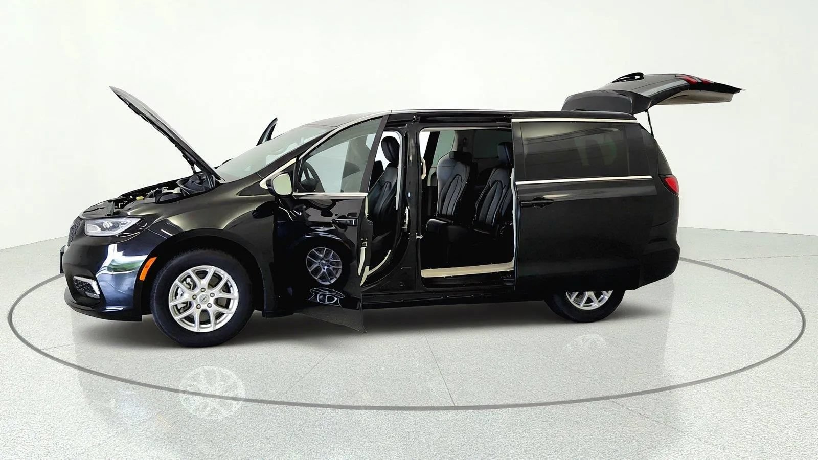 Used 2023 Chrysler Pacifica Touring-L FWD image 9