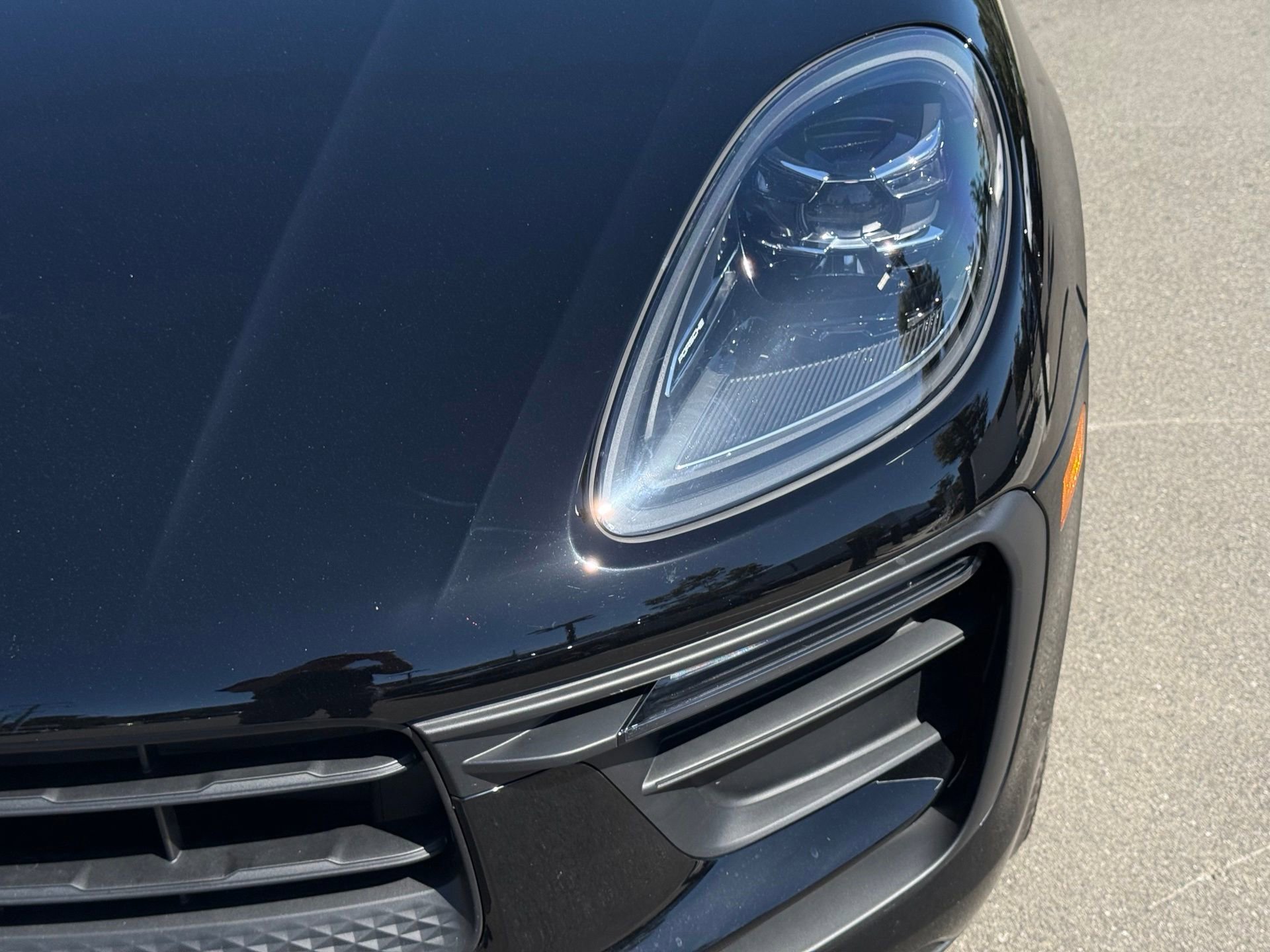Certified 2026 Porsche Macan AWD/4WD image 11