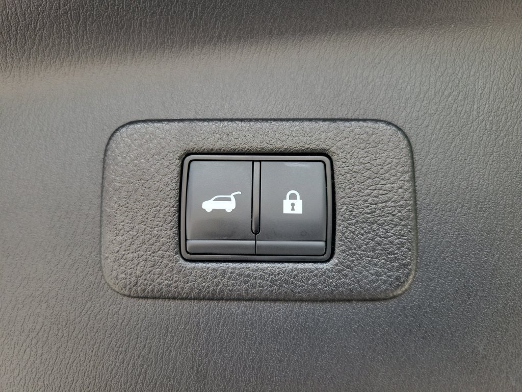 Used 2024 Nissan Armada SL w/ Captain's Chairs Package AWD/4WD image 9