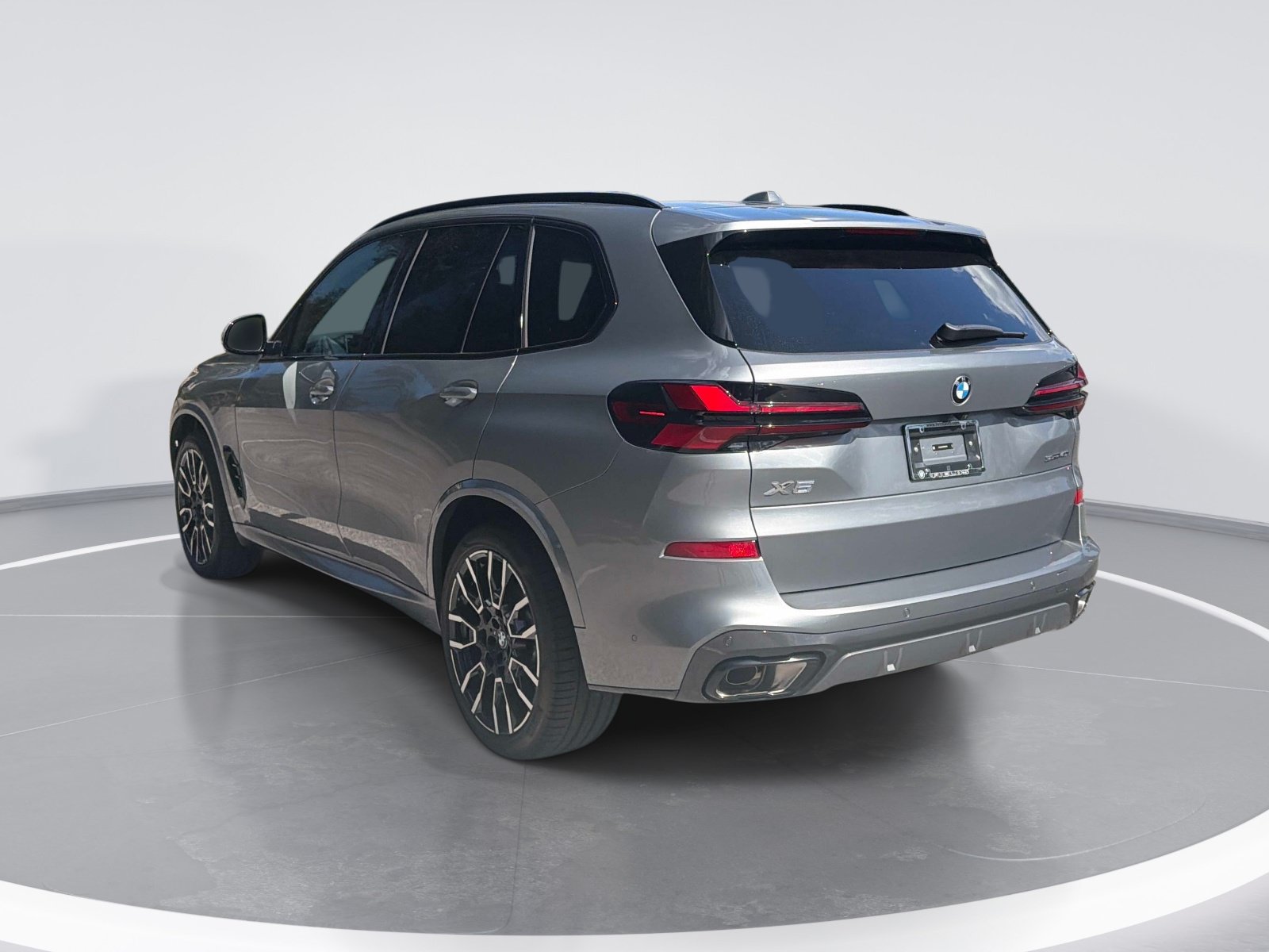 New 2026 BMW X5 sDrive40i w/ M Sport Package RWD image 5