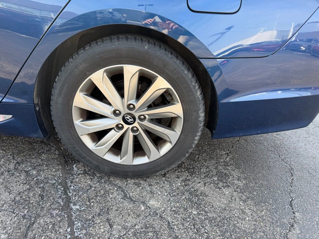 Used 2017 Hyundai Sonata Sport w/ Value Edition Package 02 image 5