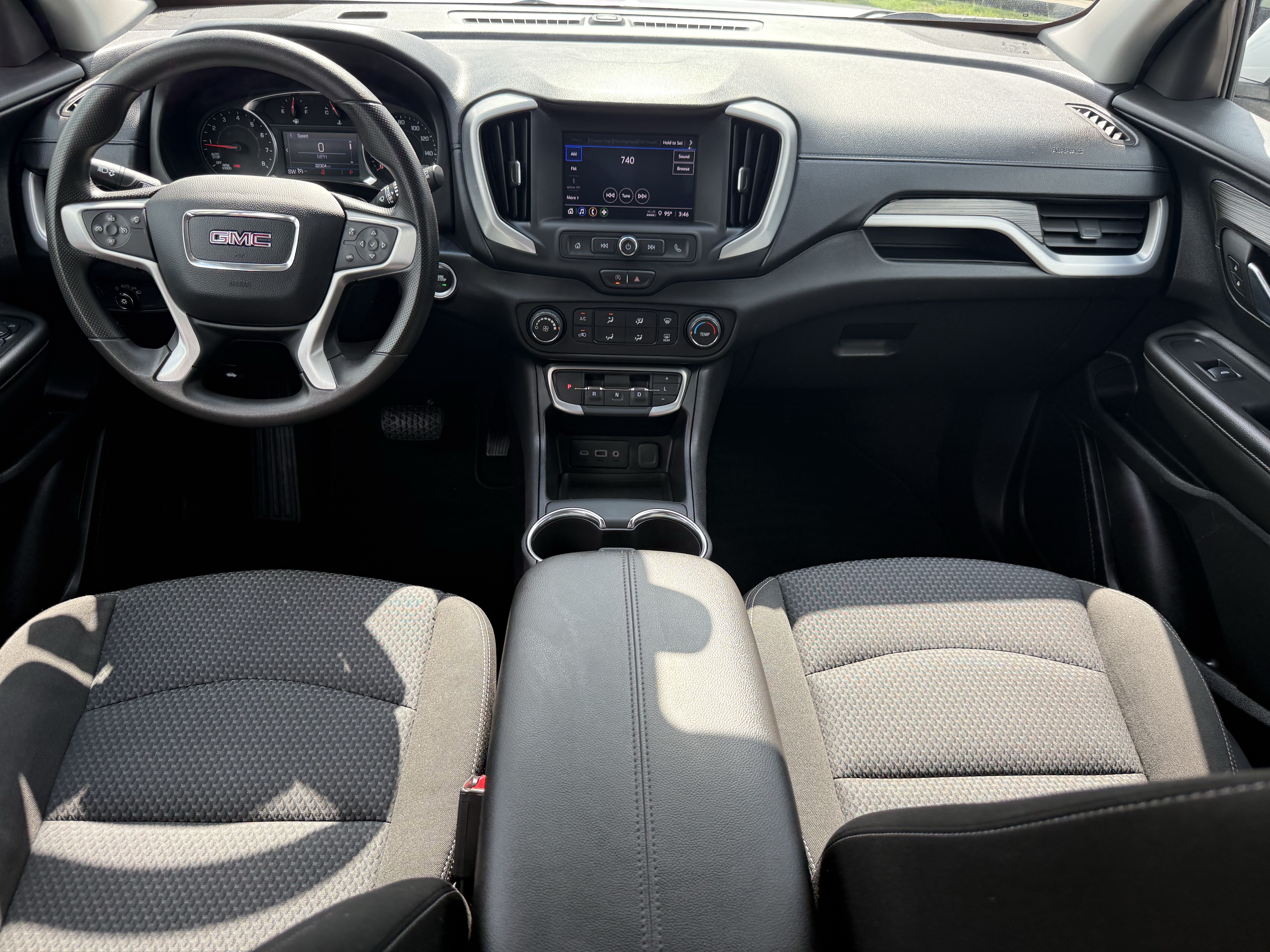 Used 2024 GMC Terrain SLE AWD/4WD image 13