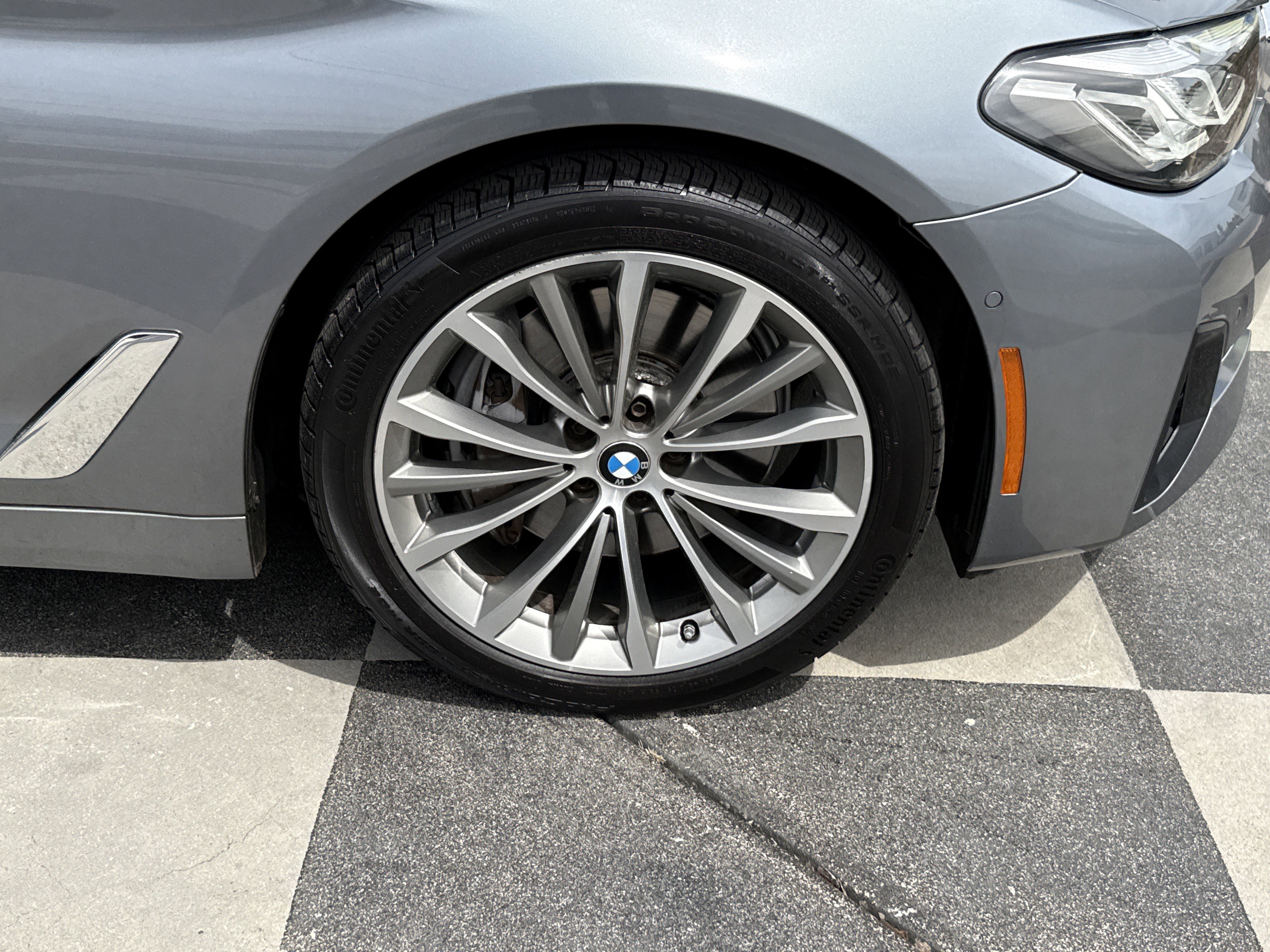 Used 2021 BMW 540i w/ Premium Package RWD image 13