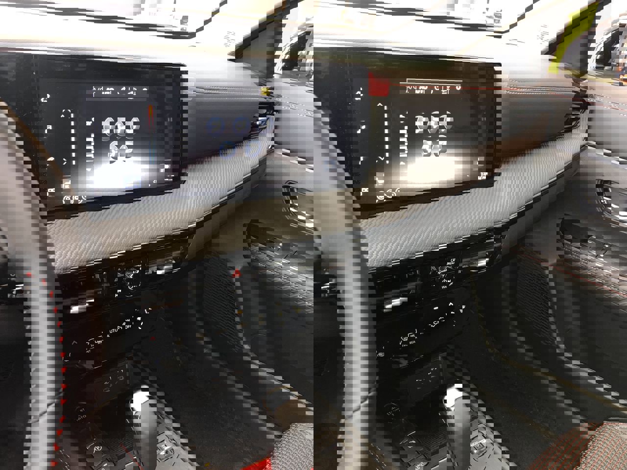 New 2026 Nissan Kicks SR w/ Cold Weather Package image 20