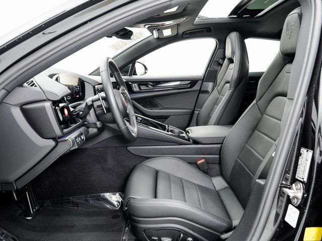 Certified 2025 Porsche Panamera 4 image 6
