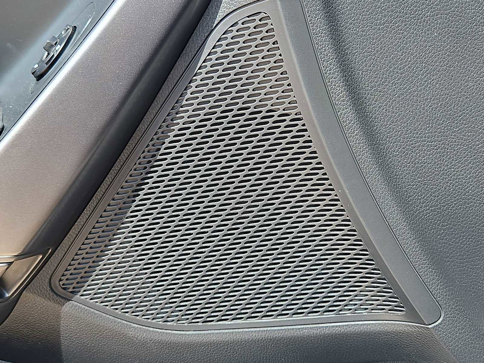 Used 2018 Hyundai Santa Fe Sport 2.0T w/ Cargo Package image 29