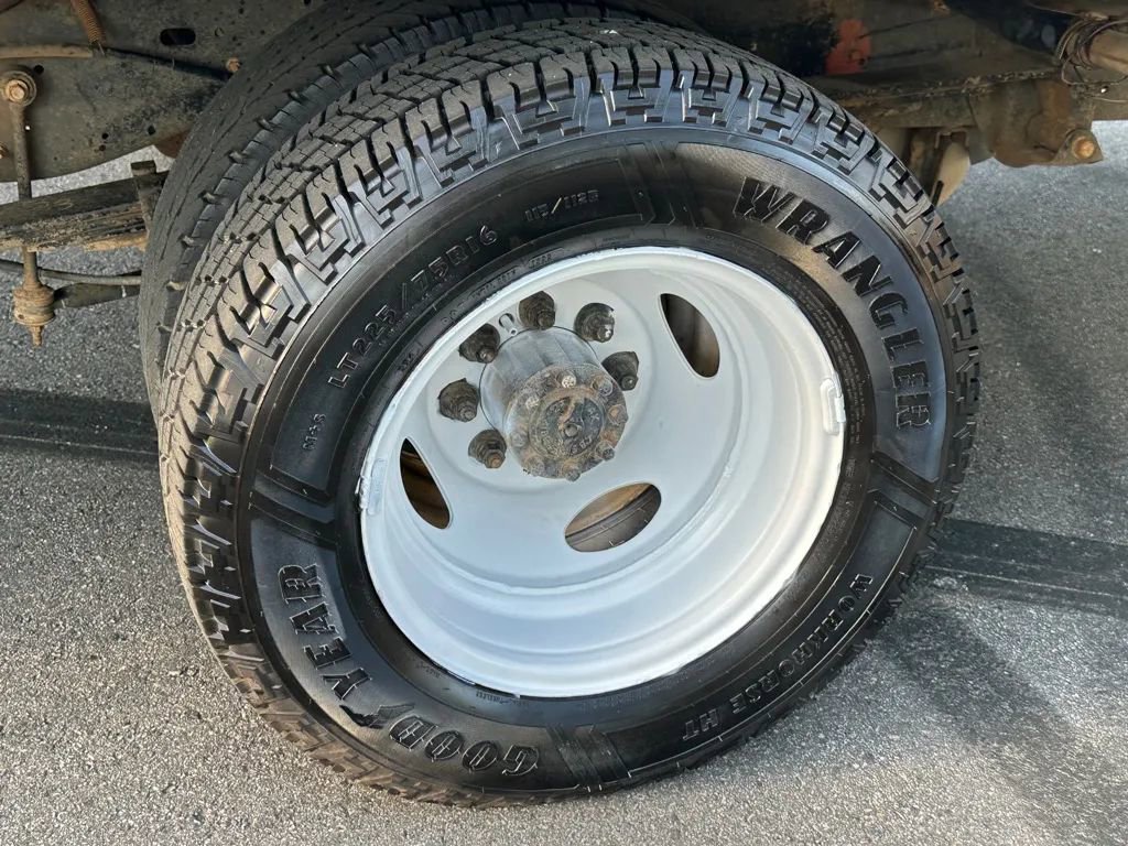 Used 2016 Ford E-350 and Econoline 350 Super Duty image 26