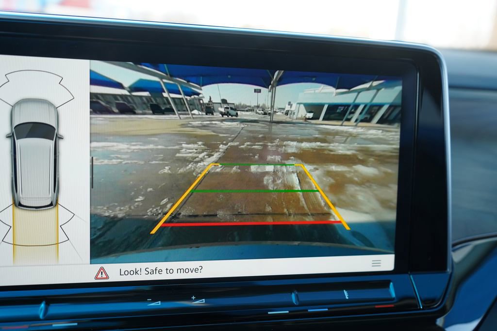 Used 2025 Volkswagen Atlas SE image 36