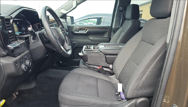 Used 2023 Chevrolet Silverado 1500 LT AWD/4WD image 9