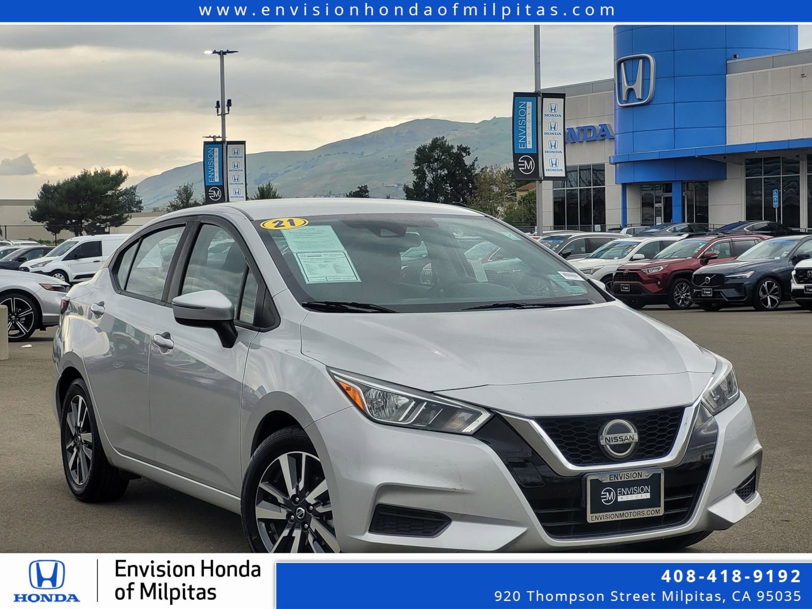 Used 2021 Nissan Versa SV FWD image 1