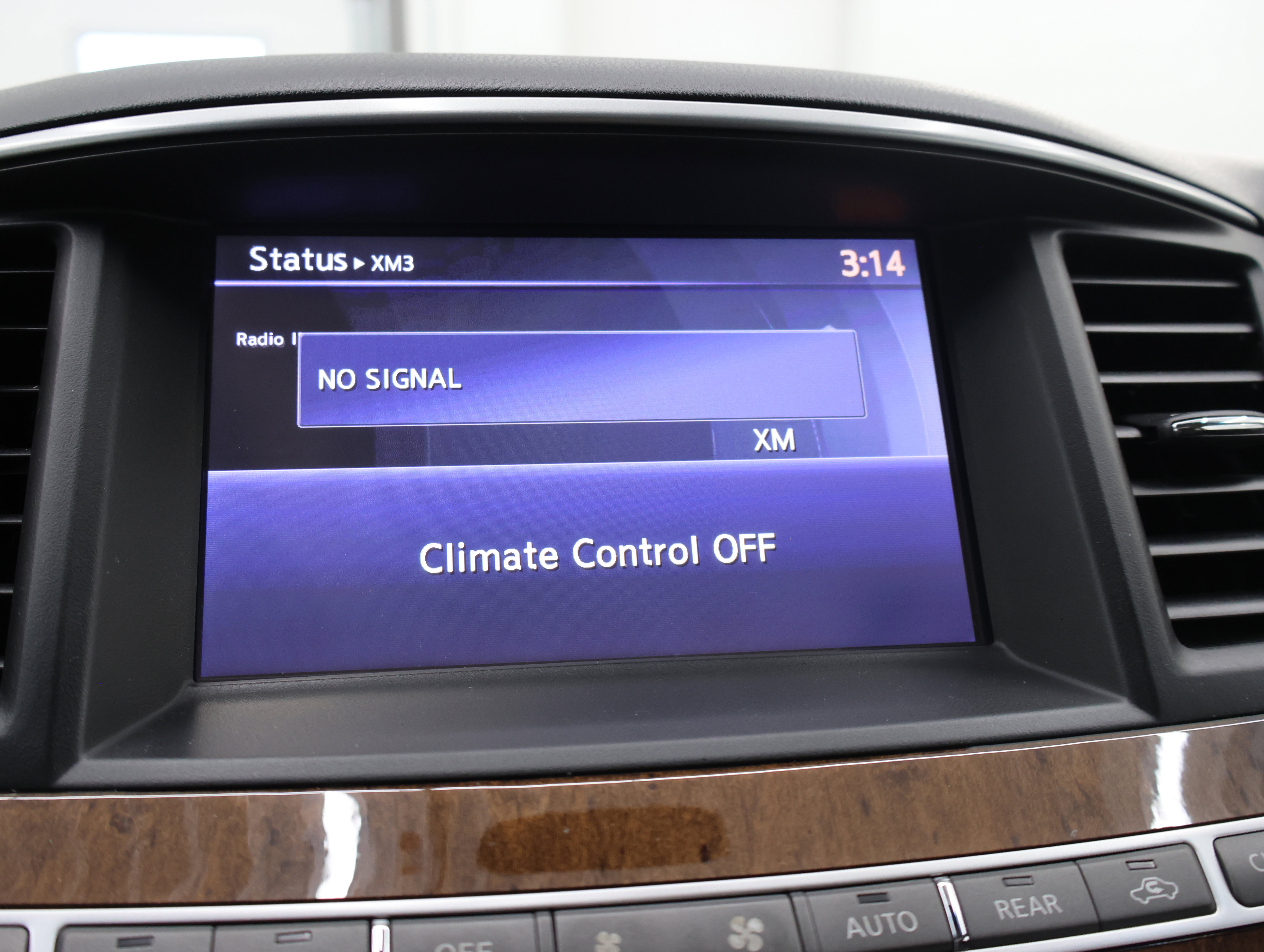 Used 2014 INFINITI QX60 AWD w/ Premium Plus Package image 52