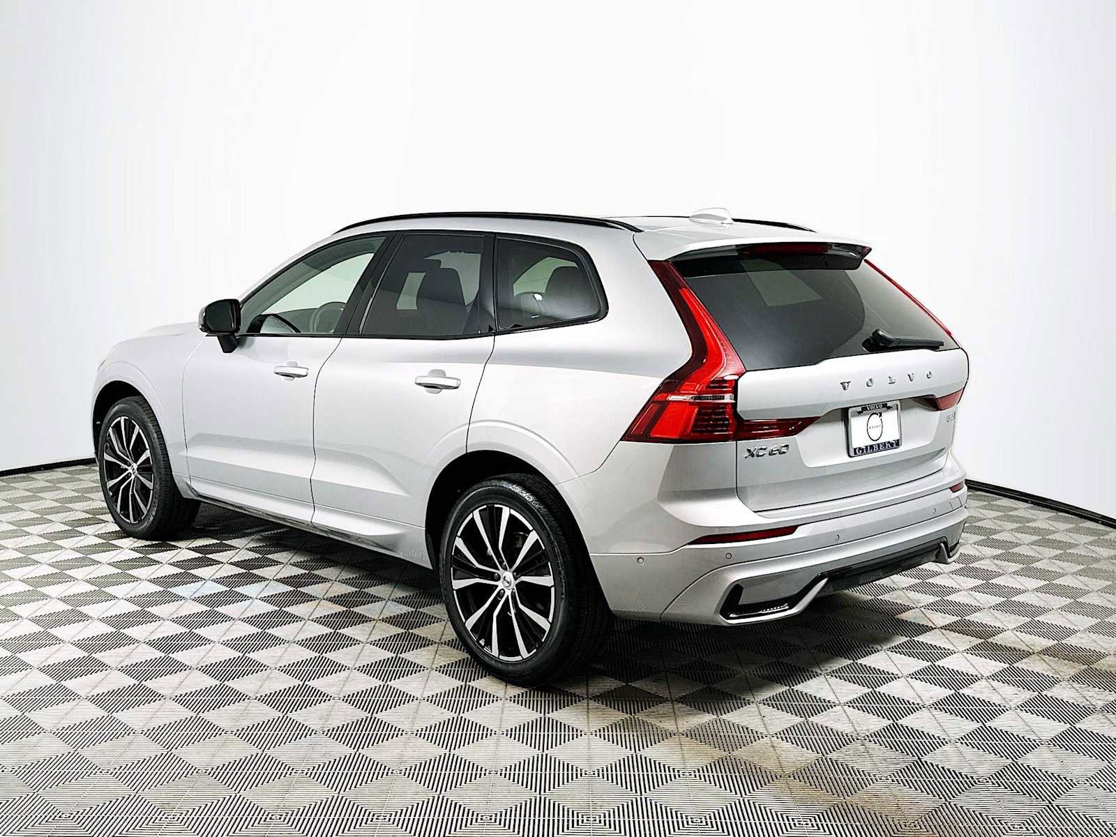 Used 2023 Volvo XC60 B5 Plus w/ Climate Package AWD/4WD image 5