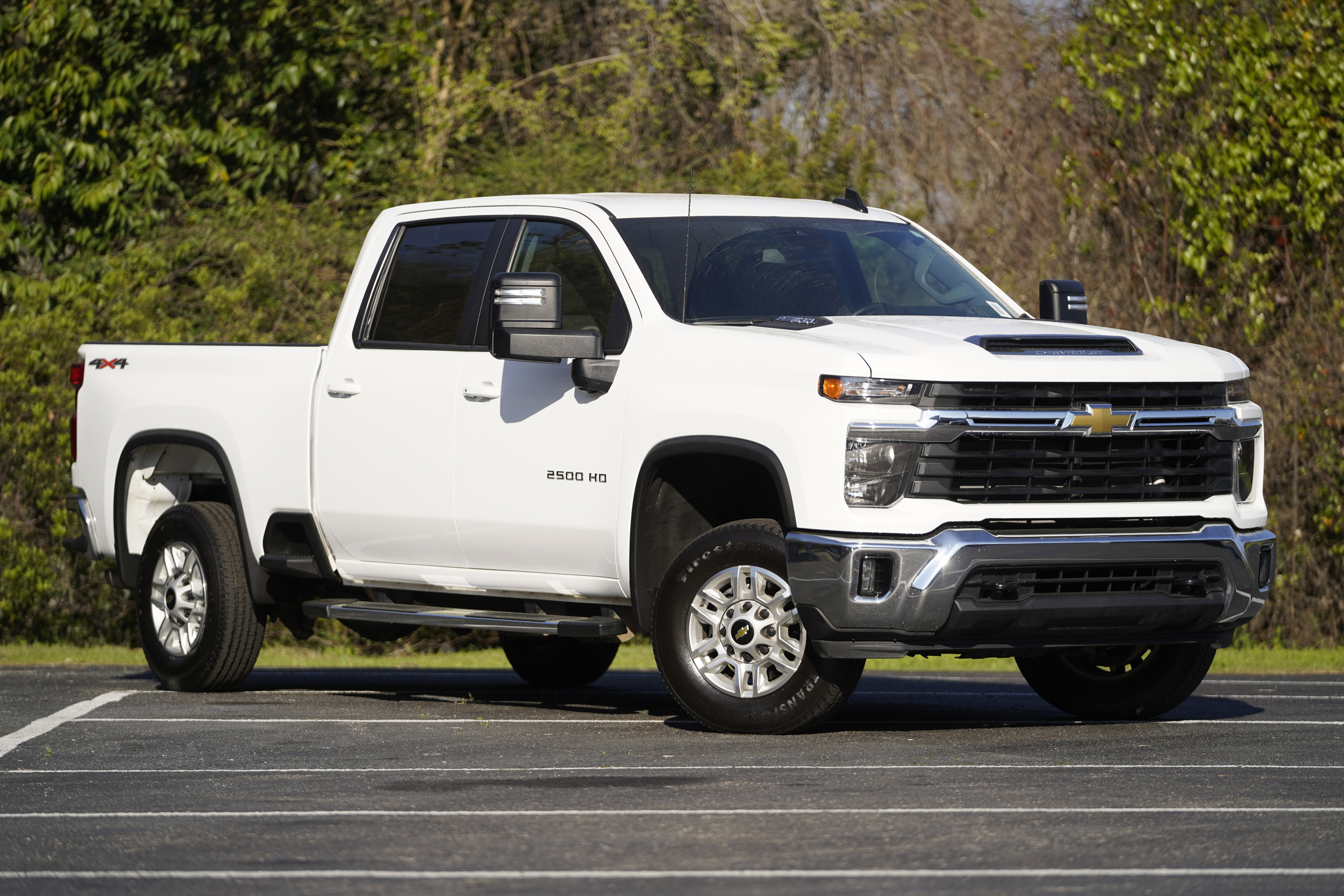 Used 2025 Chevrolet Silverado 2500 LT w/ Convenience Package AWD/4WD image 2
