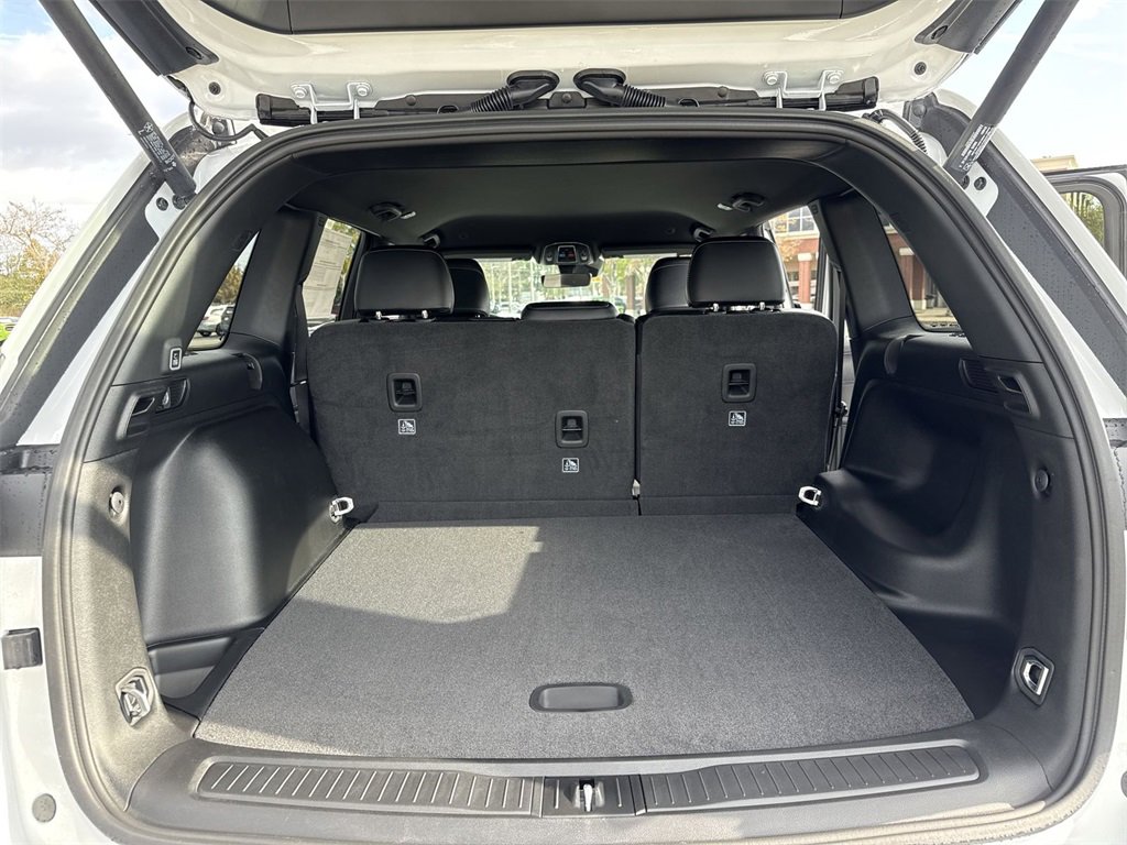 New 2025 Jeep Grand Cherokee Altitude image 28