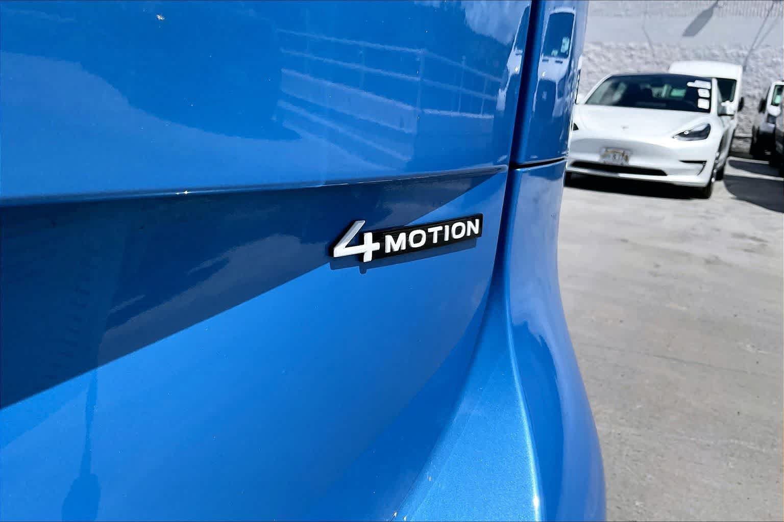 Used 2025 Volkswagen ID. Buzz 1st Edition AWD/4WD image 7