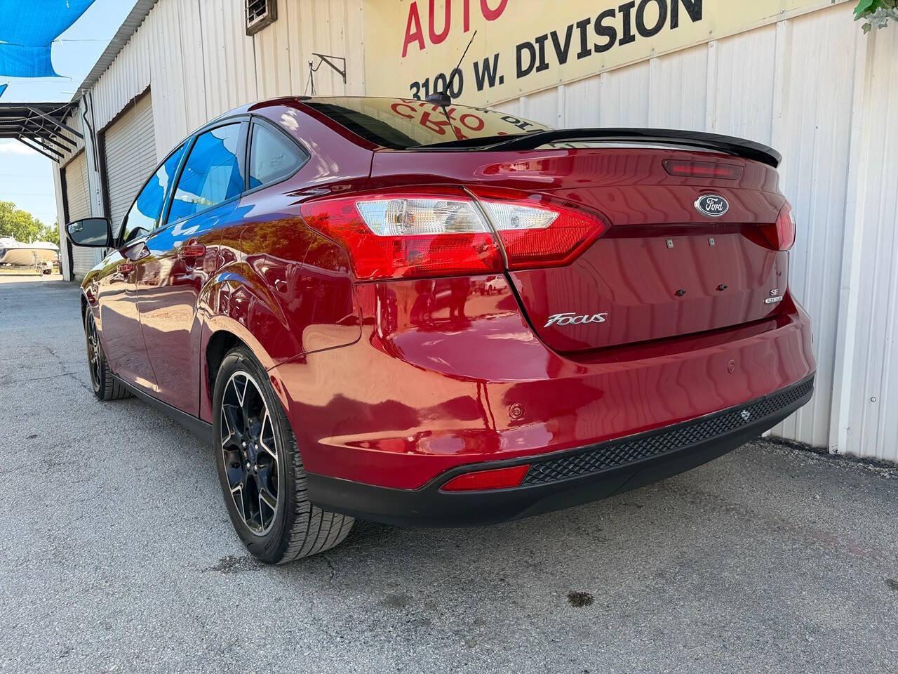 Used 2014 Ford Focus SE w/ Equipment Group 201A FWD image 10