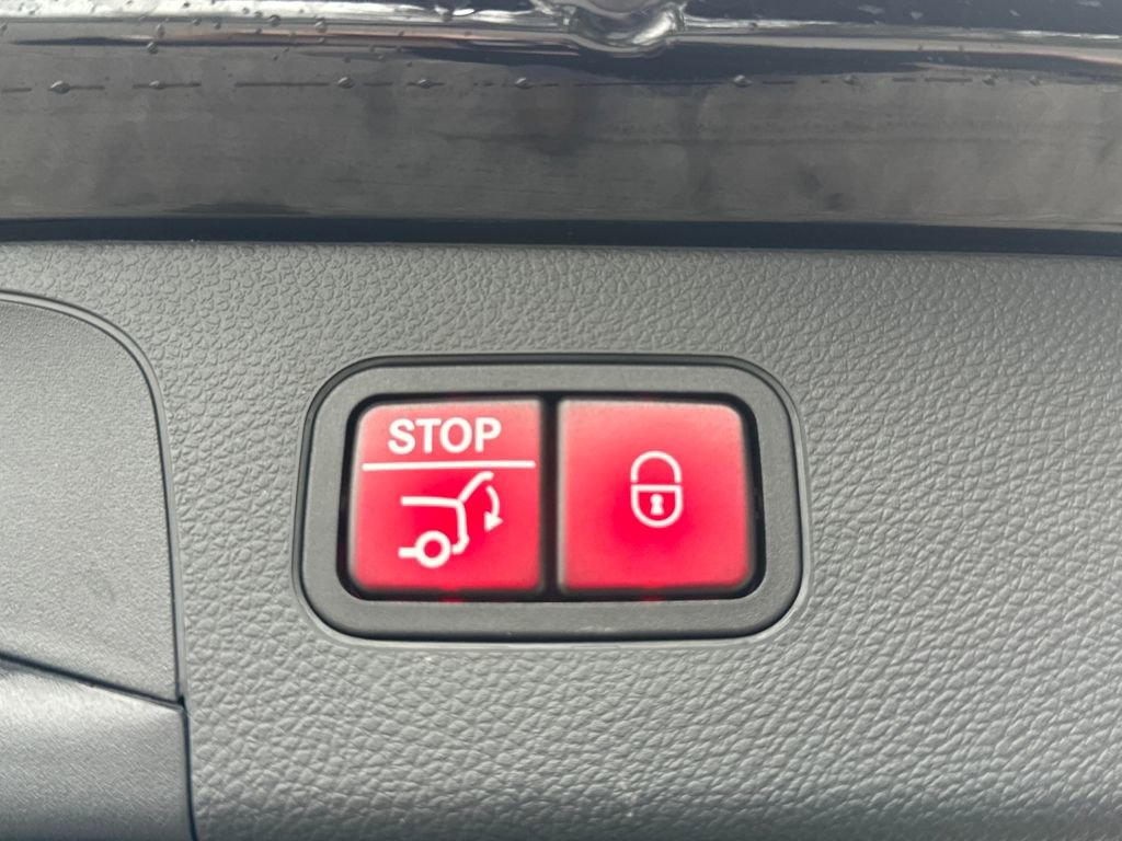 Certified 2022 Mercedes-Benz GLC 300 GLC 300 w/ Premium Package Lite image 31