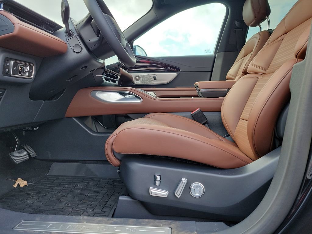 New 2026 Lincoln Nautilus Reserve AWD/4WD image 17