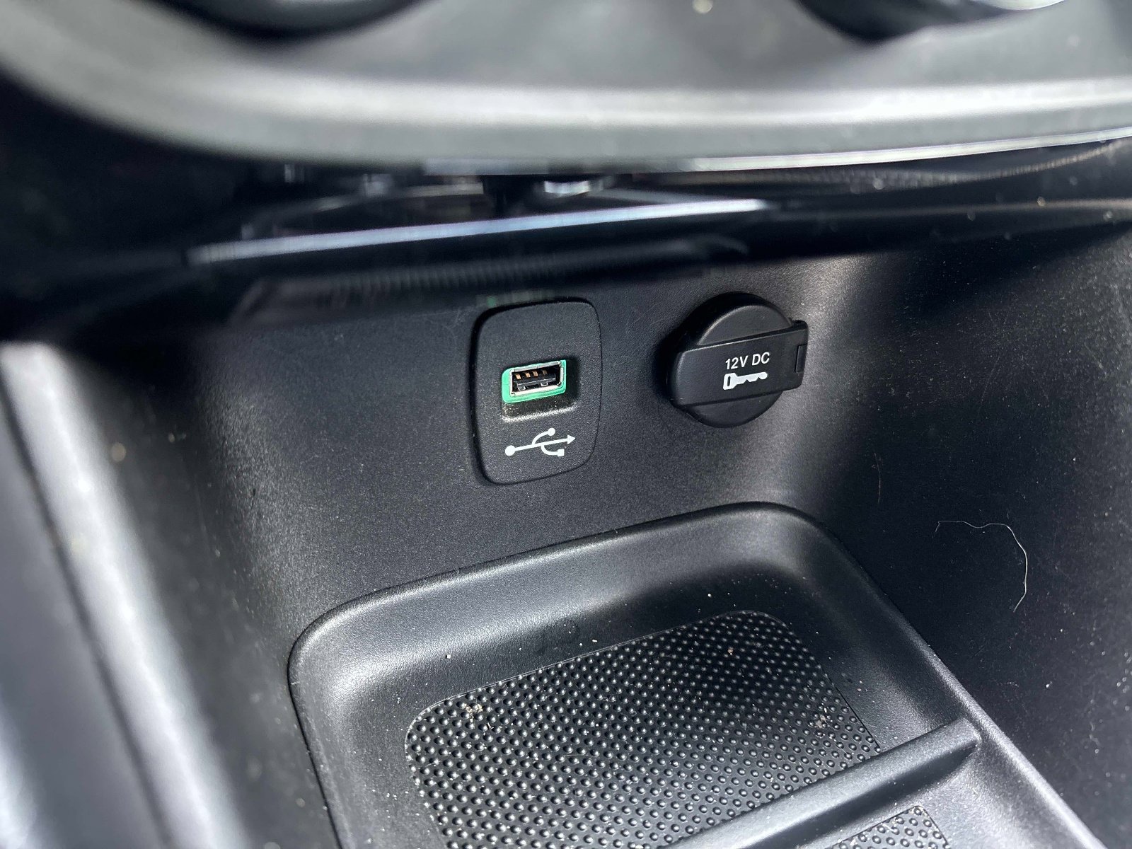 Used 2011 Chrysler 200 Limited image 27