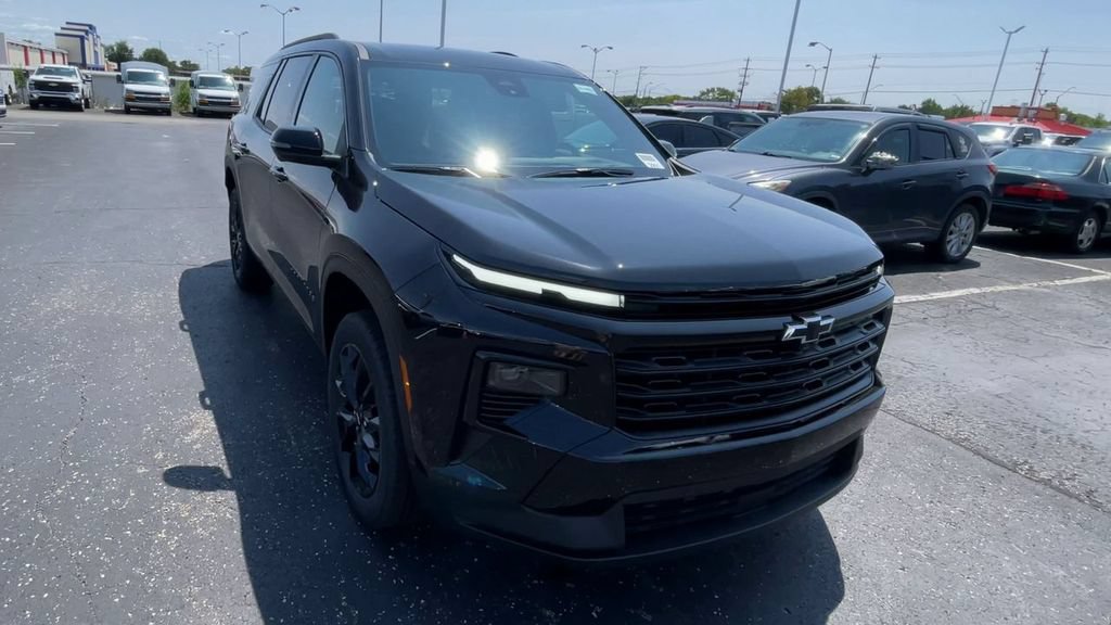 New 2026 Chevrolet Traverse LT w/ Midnight/Sport Edition AWD/4WD image 4