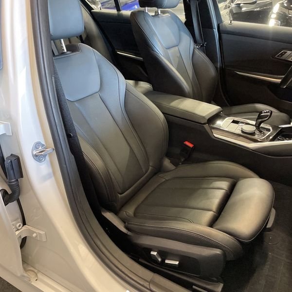 Used 2022 BMW 330e xDrive w/ Driving Assistance Package image 11