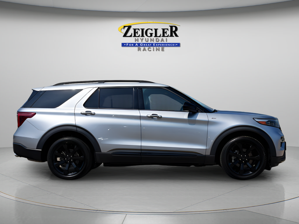 Used 2024 Ford Explorer ST-Line w/ Class IV Trailer Tow Package AWD/4WD image 8