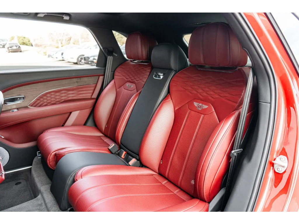 Used 2024 Bentley Bentayga Extended Wheelbase image 63