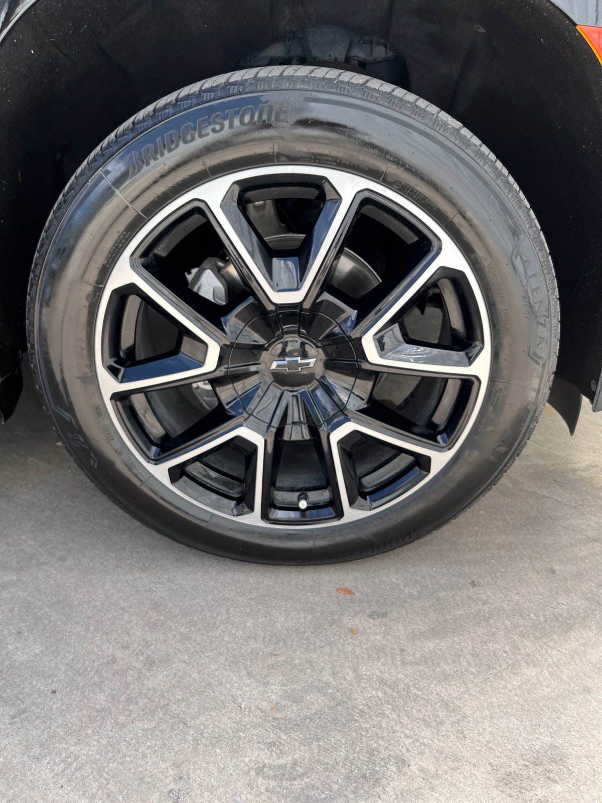 Used 2024 Chevrolet Suburban RST w/ Luxury Package RWD image 26