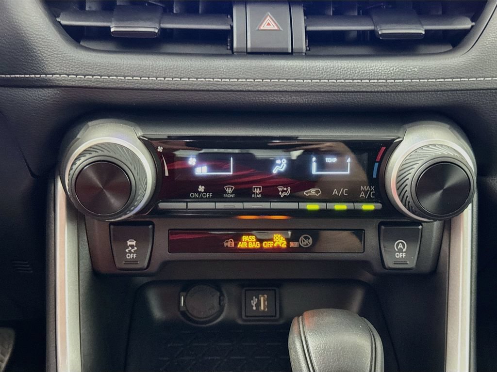 Certified 2024 Toyota RAV4 LE AWD/4WD image 15