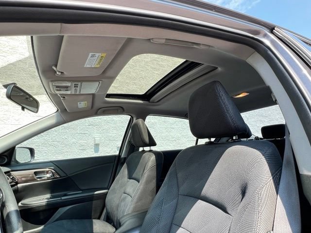 Used 2017 Honda Accord EX image 16
