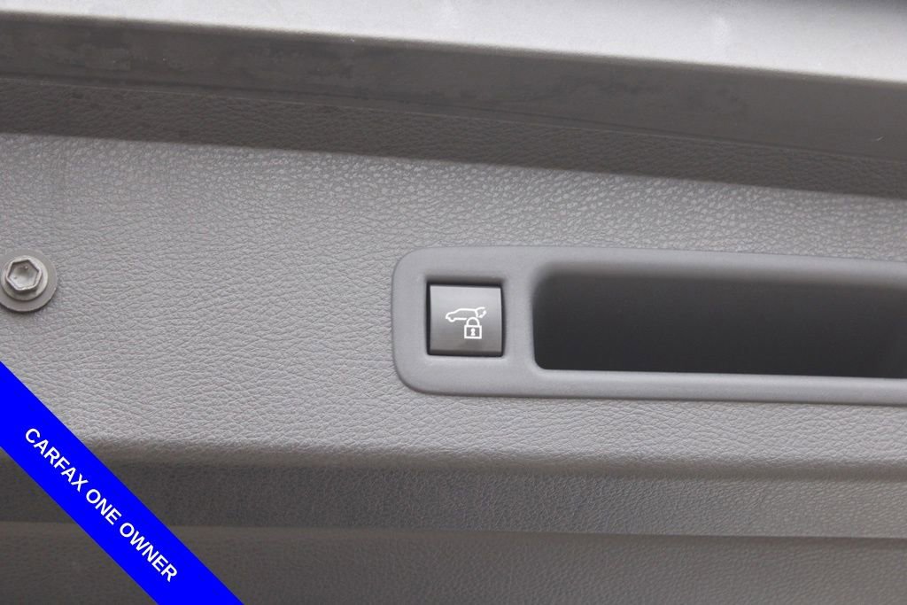 Used 2025 Toyota Sienna Platinum image 12