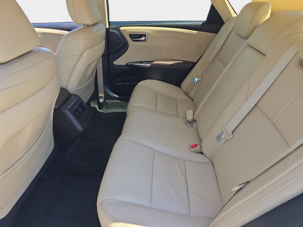 Used 2016 Toyota Avalon XLE Premium FWD image 16
