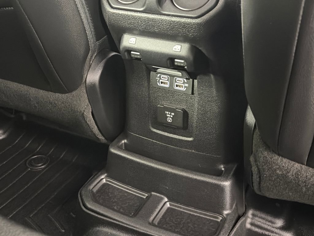 Used 2018 Jeep Wrangler Unlimited Sahara w/ Cold Weather Group AWD/4WD image 31