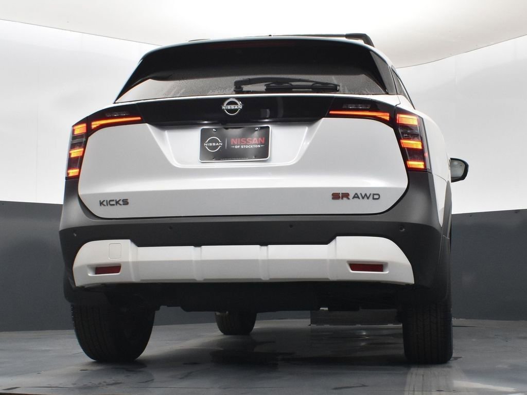 New 2026 Nissan Kicks SR w/ Cold Weather Package image 41