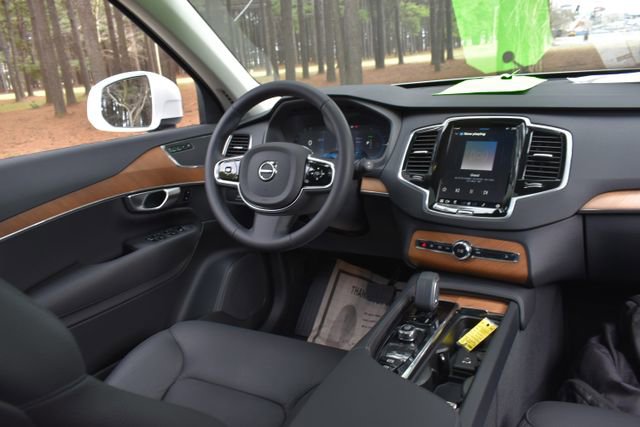 New 2024 Volvo XC90 T8 Plus w/ Protection Package Premier image 25