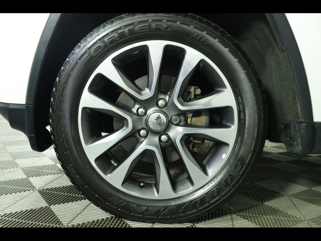 Used 2018 Jeep Grand Cherokee Limited image 6