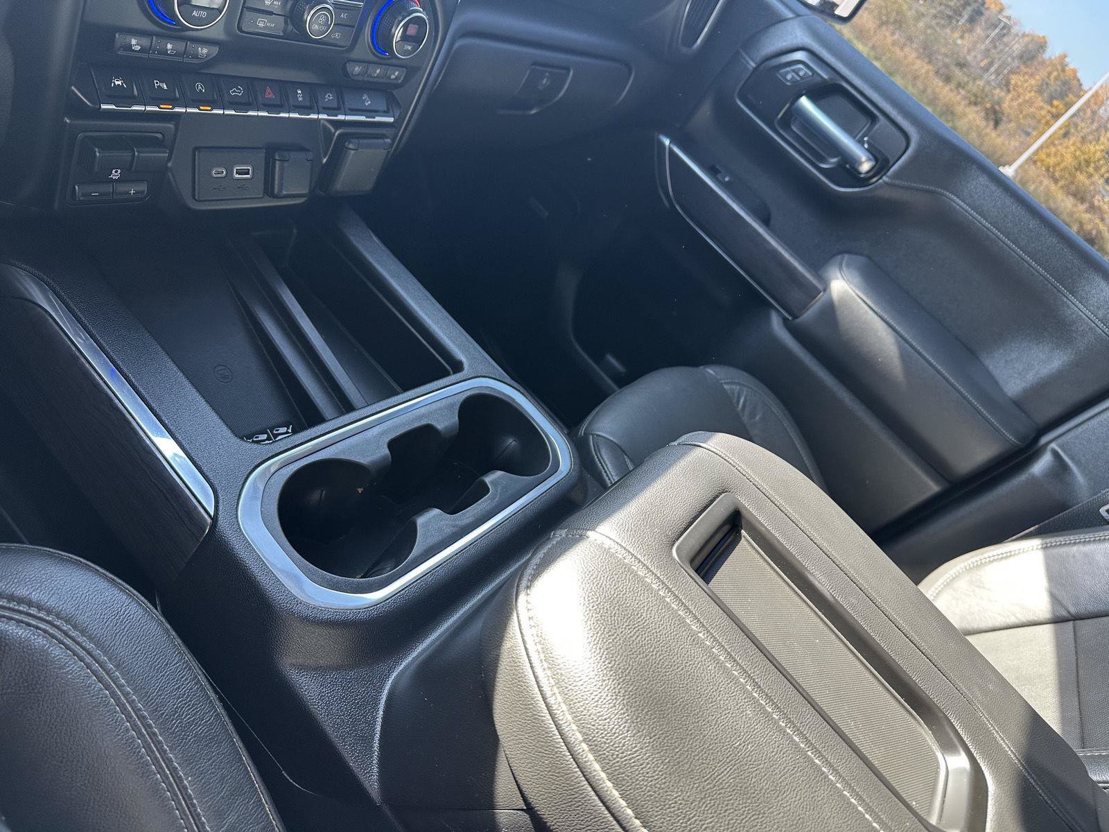 Used 2020 Chevrolet Silverado 1500 LTZ w/ LTZ Premium Package AWD/4WD image 28