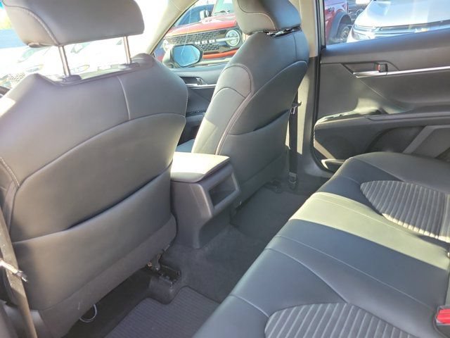 Used 2018 Toyota Camry SE FWD image 14