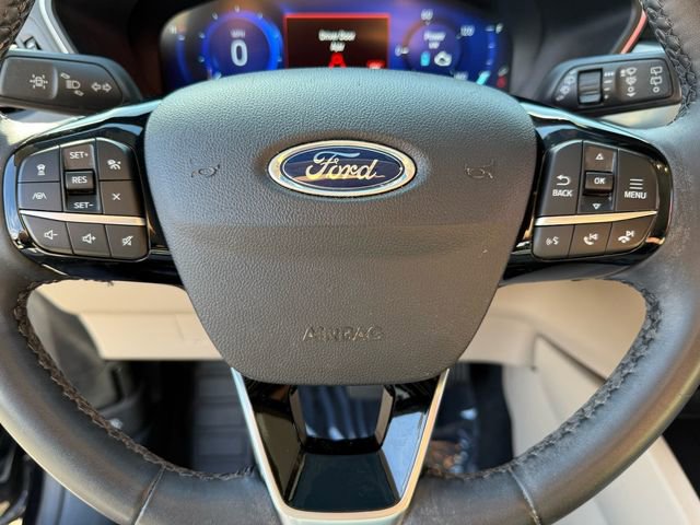 Used 2022 Ford Escape Titanium image 25