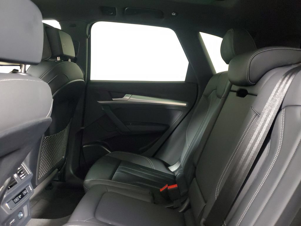 Used 2025 Audi Q5 2.0T Premium w/ Convenience Plus Package AWD/4WD image 12