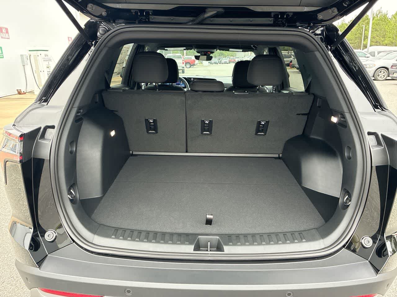 New 2027 Chevrolet Equinox LT w/ Safety and Technology Package FWD image 25
