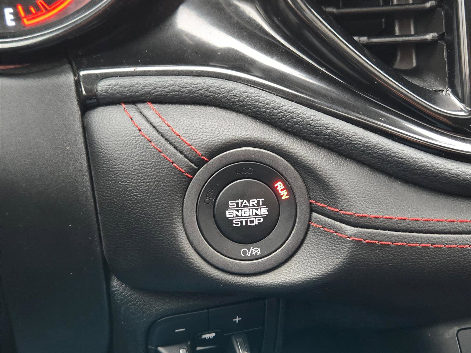 Used 2025 Dodge Durango R/T image 35