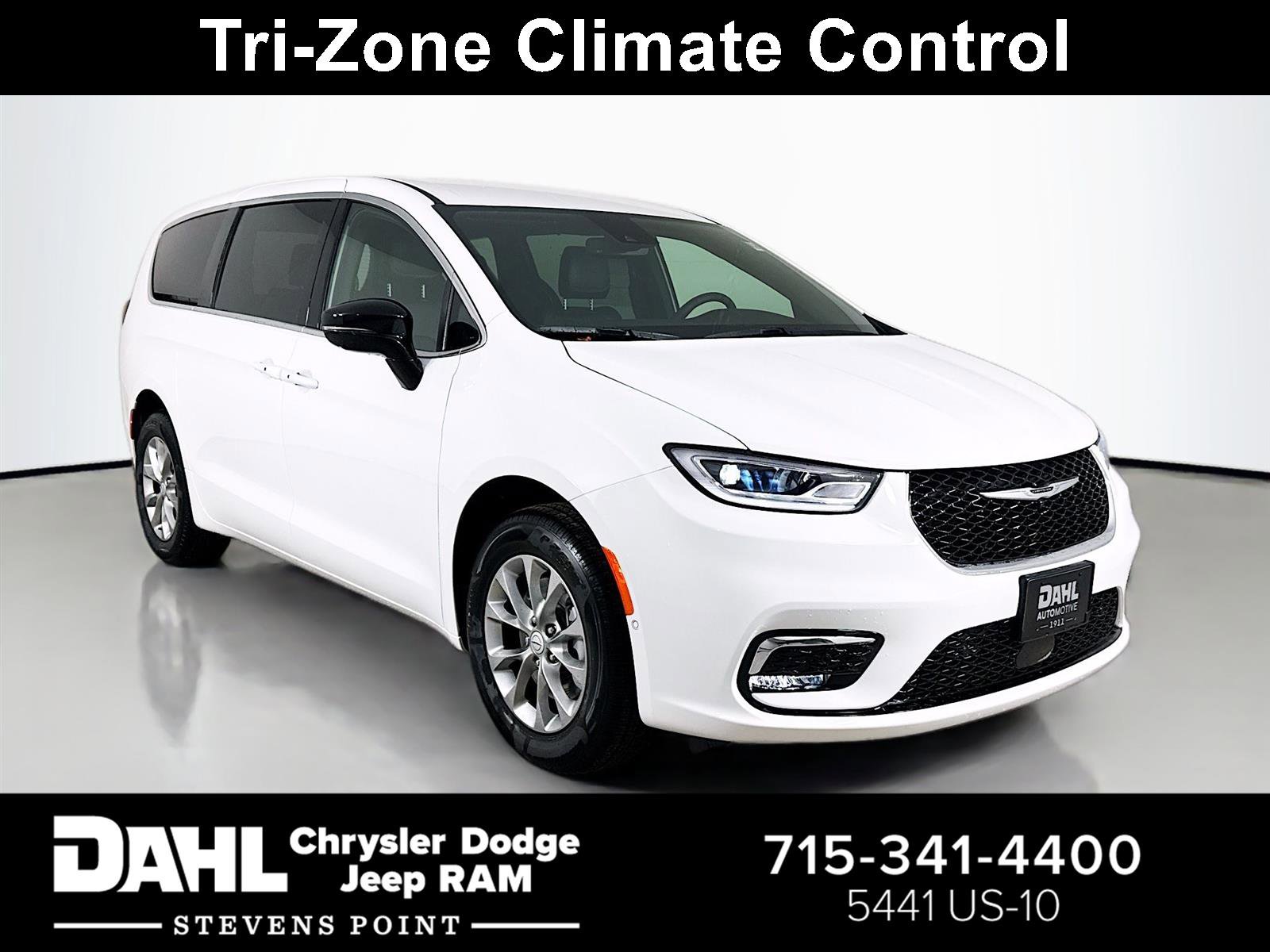 New 2026 Chrysler Pacifica Select image 1