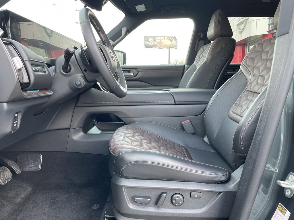 Certified 2025 Nissan Armada Platinum Reserve image 10