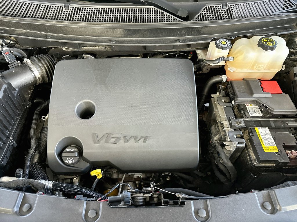 Used 2023 Chevrolet Traverse LS FWD image 31