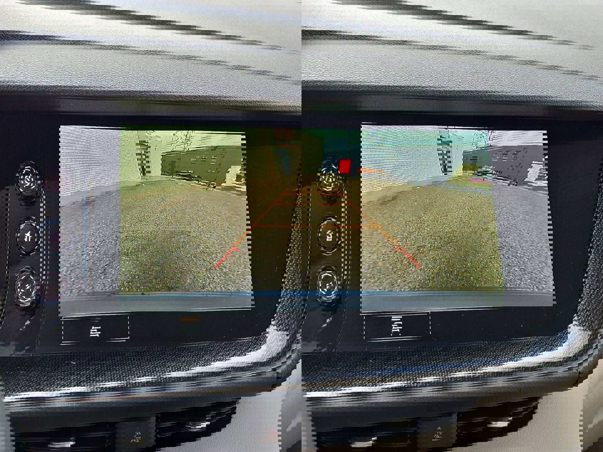 Used 2023 Buick Envision Preferred image 18