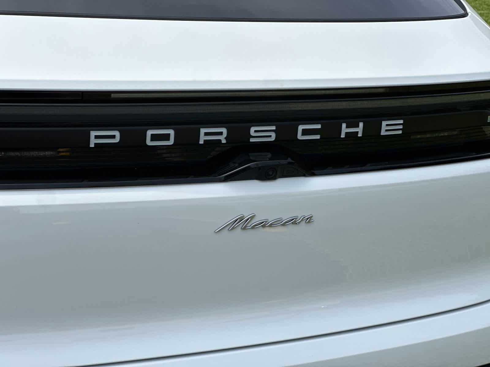 New 2026 Porsche Macan Electric RWD image 33