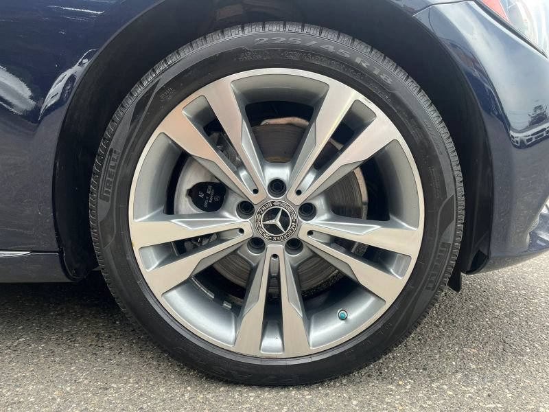 Used 2018 Mercedes-Benz C 300 4MATIC Sedan image 34