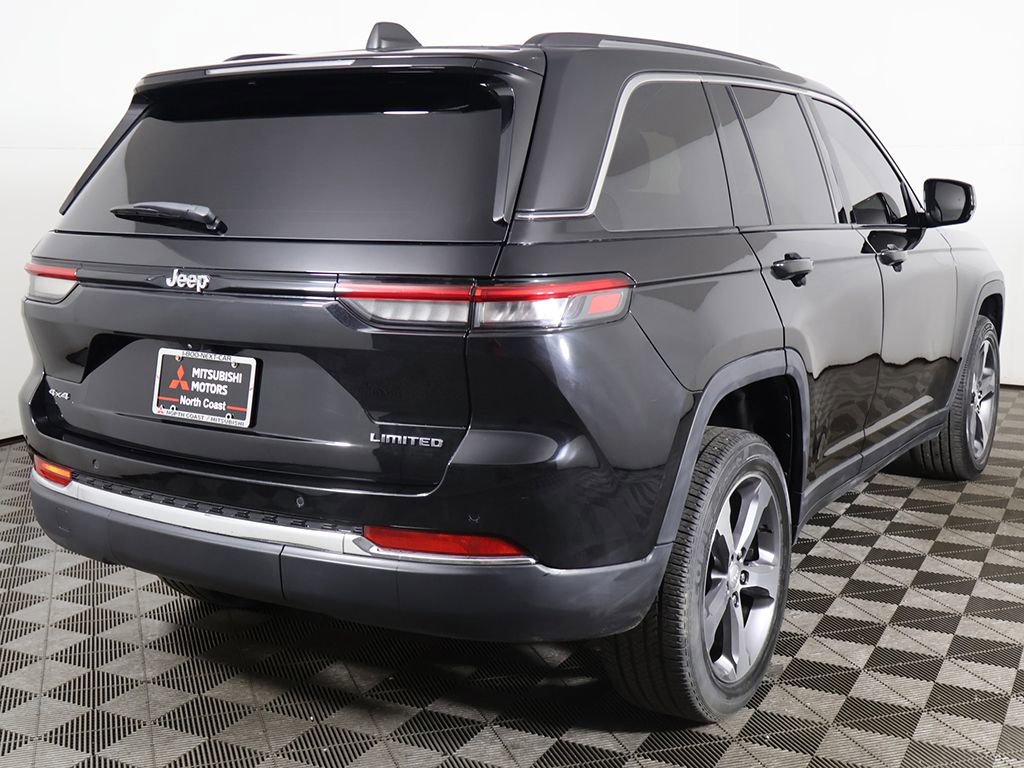 Used 2023 Jeep Grand Cherokee Limited AWD/4WD image 11