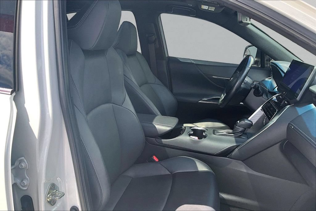 Certified 2023 Toyota Venza Nightshade AWD/4WD image 30